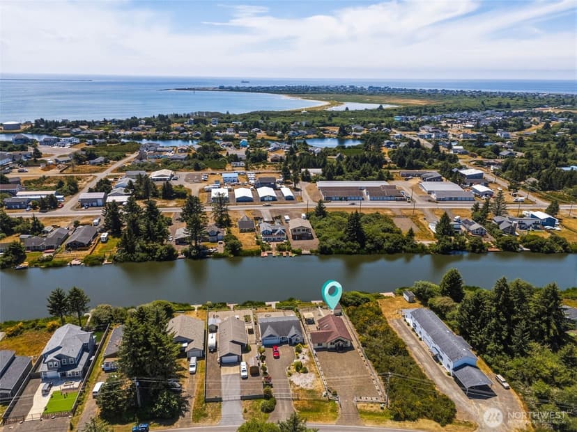 Property photo for 911 Mount Olympus Avenue SE, Ocean Shores photo 29