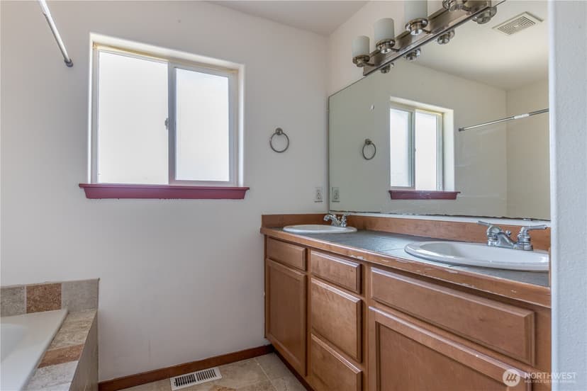 Property photo for 1102 Chestnut Street, Everett photo 12
