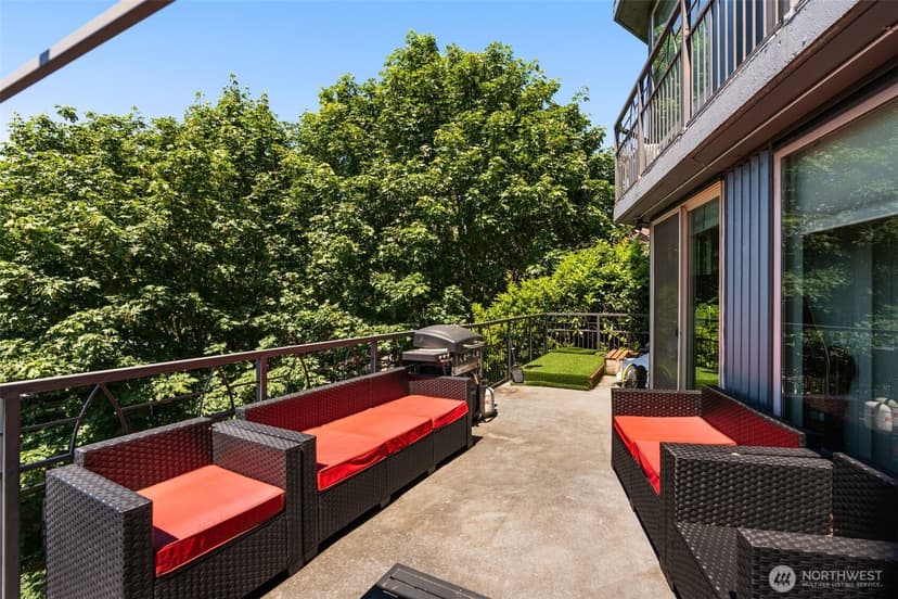 Property photo for 507 W Mercer St #401, Seattle photo 20