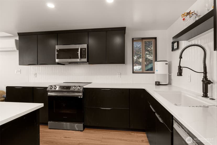 Property photo for 507 W Mercer St #401, Seattle photo 9