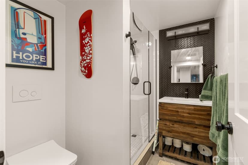 Property photo for 507 W Mercer St #401, Seattle photo 17