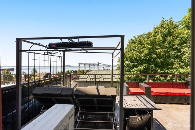 Property photo for 507 W Mercer St #401, Seattle photo 21