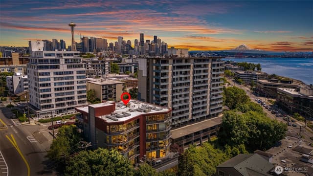 Property photo for 507 W Mercer St #401, Seattle photo 2