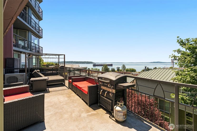 Property photo for 507 W Mercer St #401, Seattle photo 19