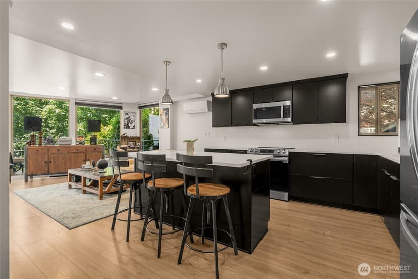 Property photo for 507 W Mercer St #401, Seattle photo 4