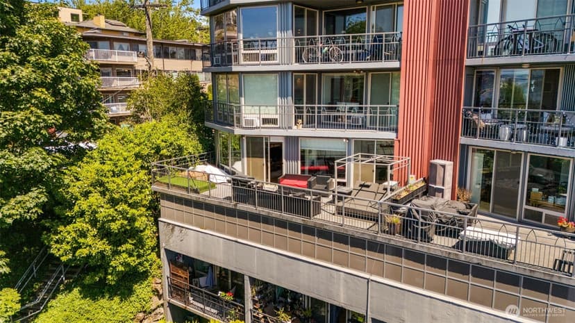 Property photo for 507 W Mercer St #401, Seattle photo 18