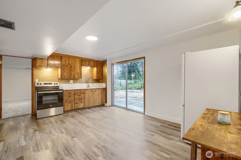 Property photo for 11502 93rd Avenue SW, Lakewood photo 20