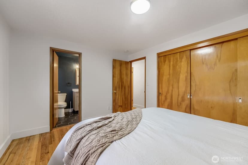 Property photo for 11502 93rd Avenue SW, Lakewood photo 15