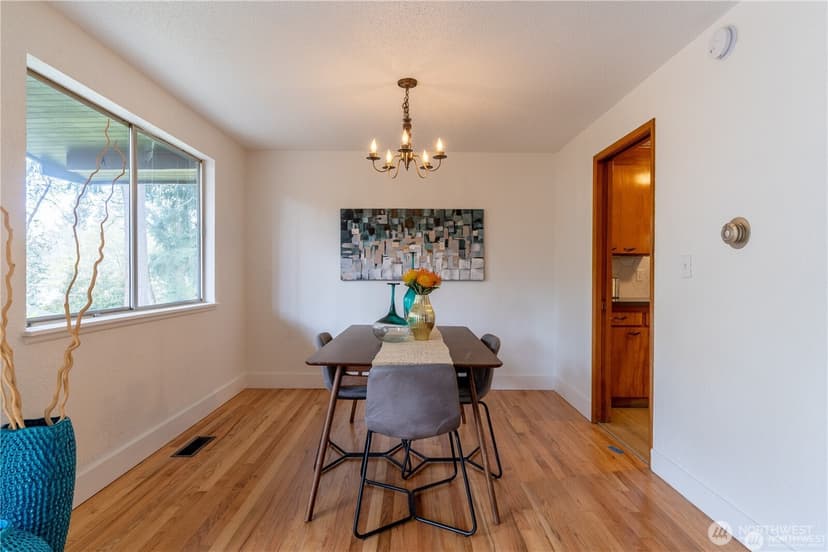 Property photo for 11502 93rd Avenue SW, Lakewood photo 9