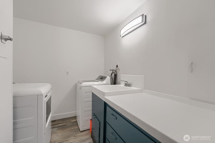 Property photo for 11502 93rd Avenue SW, Lakewood photo 29