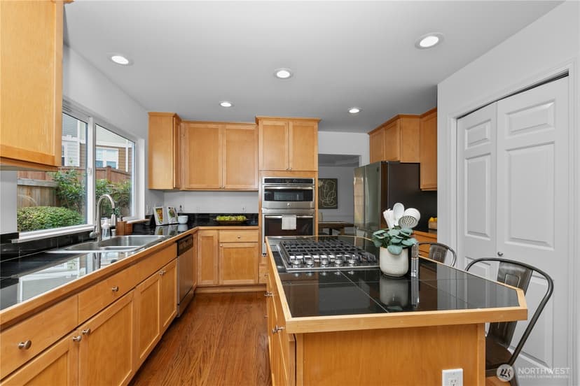 Property photo for 13350 NE 134th Place, Kirkland photo 12
