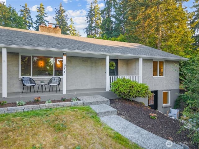 Property photo for 15705 84th Avenue NE, Kenmore photo 3