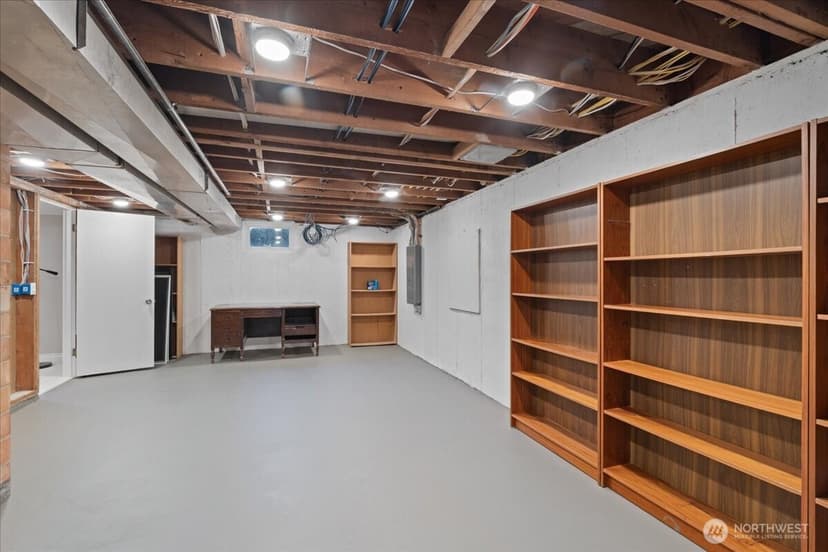 Property photo for 15705 84th Avenue NE, Kenmore photo 25
