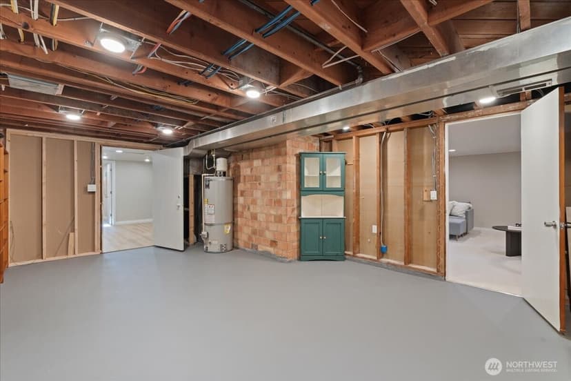 Property photo for 15705 84th Avenue NE, Kenmore photo 24