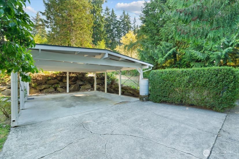Property photo for 15705 84th Avenue NE, Kenmore photo 29