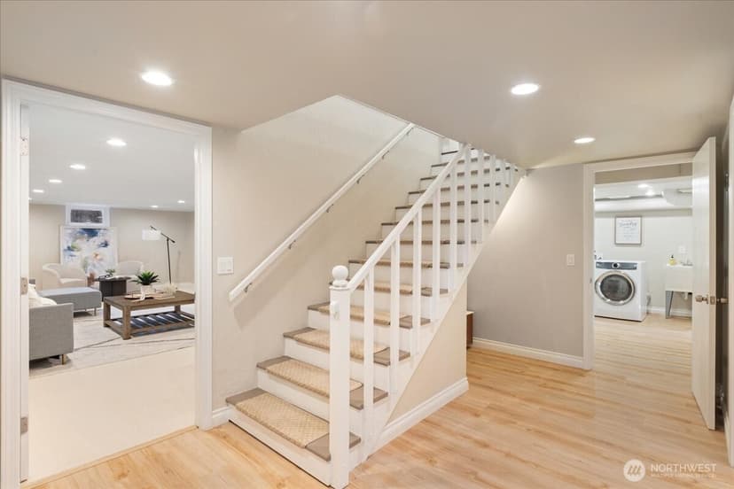 Property photo for 15705 84th Avenue NE, Kenmore photo 17