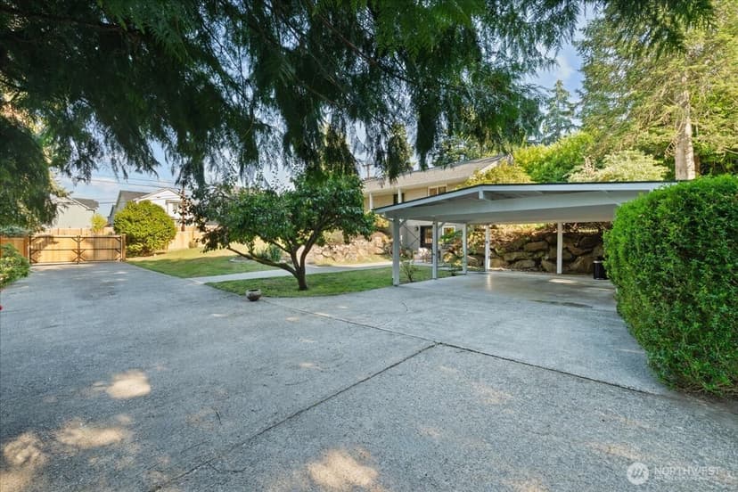 Property photo for 15705 84th Avenue NE, Kenmore photo 30