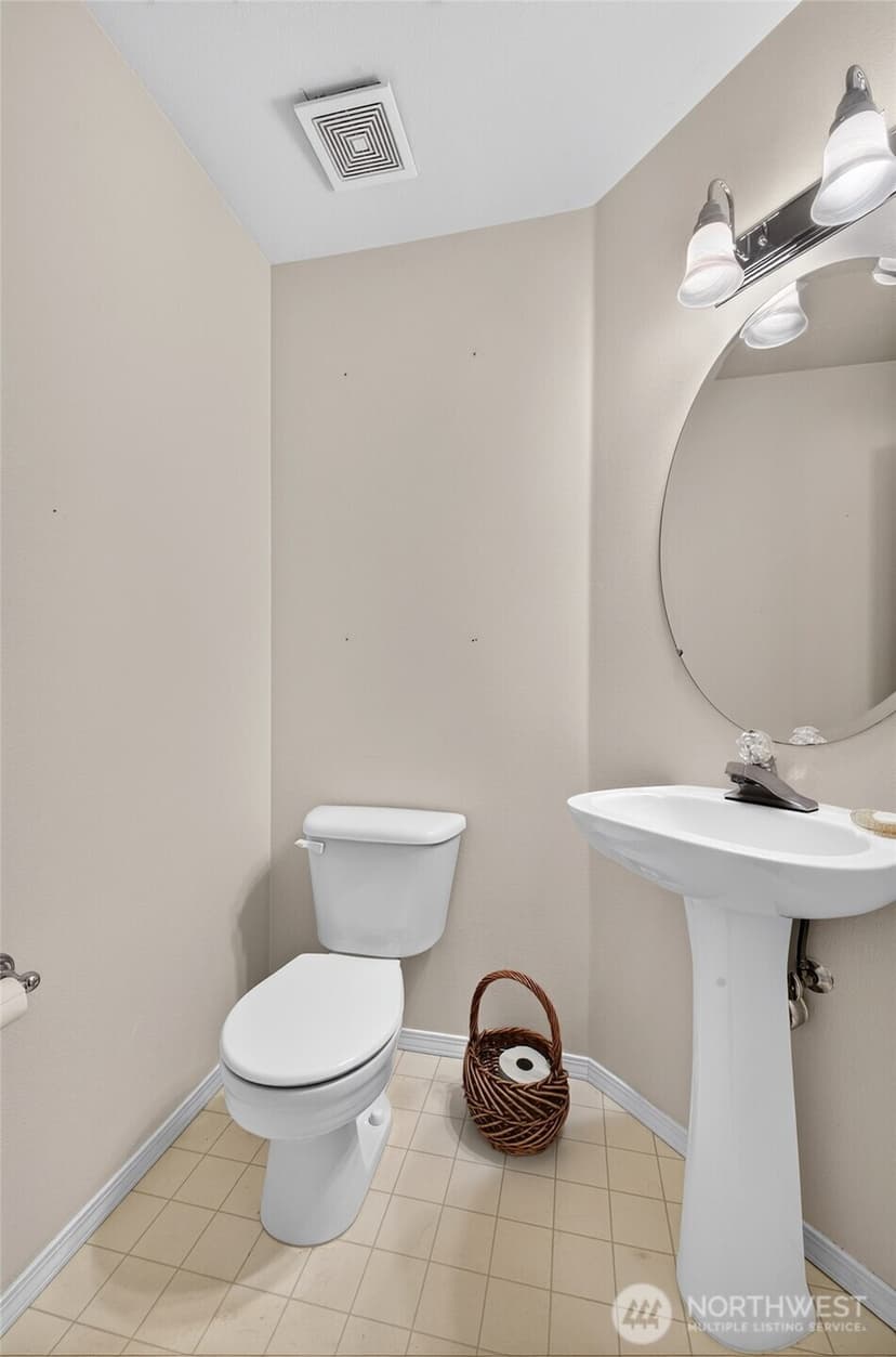 Property photo for 6401 60th Street W, University Place photo 21