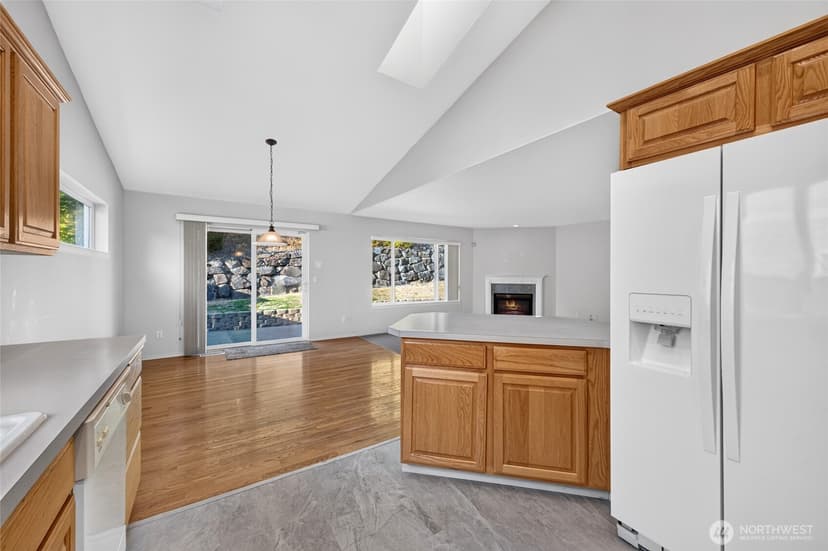 Property photo for 6401 60th Street W, University Place photo 19