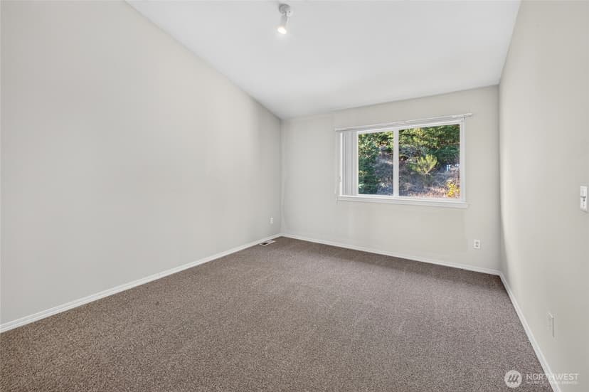 Property photo for 6401 60th Street W, University Place photo 26