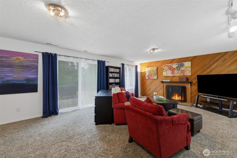 Property photo for 7030 97th Avenue SW, Lakewood photo 13