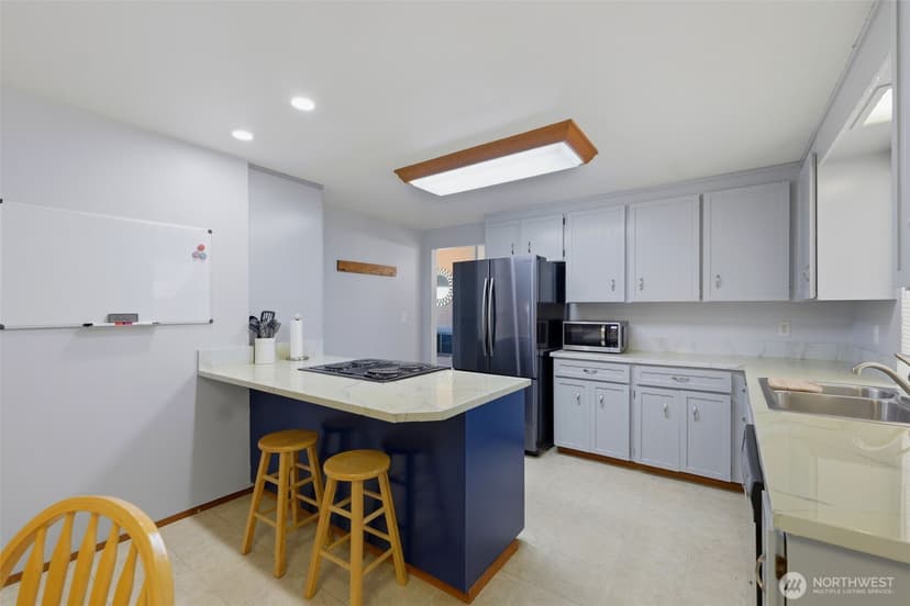 Property photo for 7030 97th Avenue SW, Lakewood photo 11