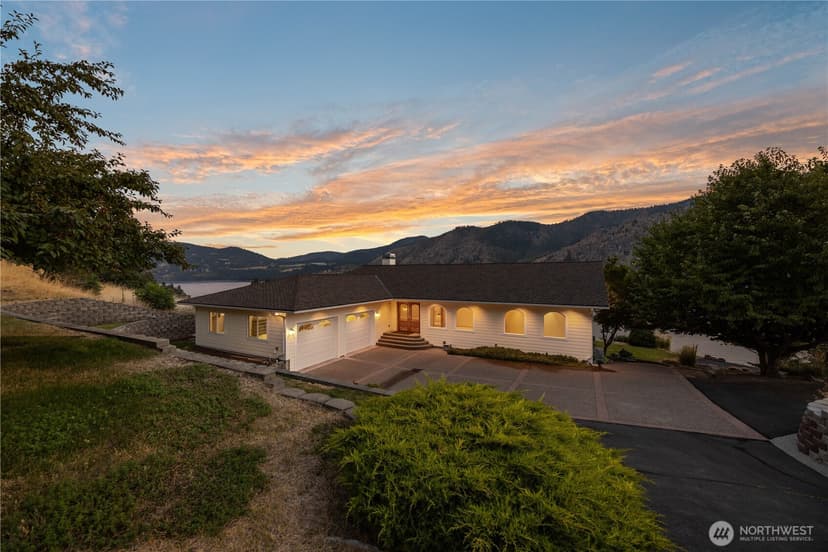 Property photo for 3035 Lakeshore Drive, Manson photo 5