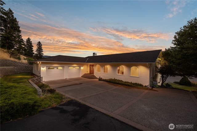 Property photo for 3035 Lakeshore Drive, Manson photo 3