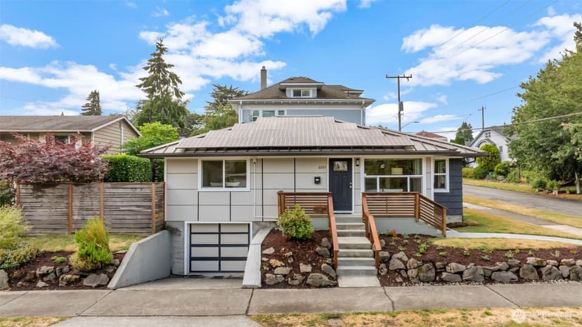 Property photo for 3203 35th Avenue S, Seattle photo 2