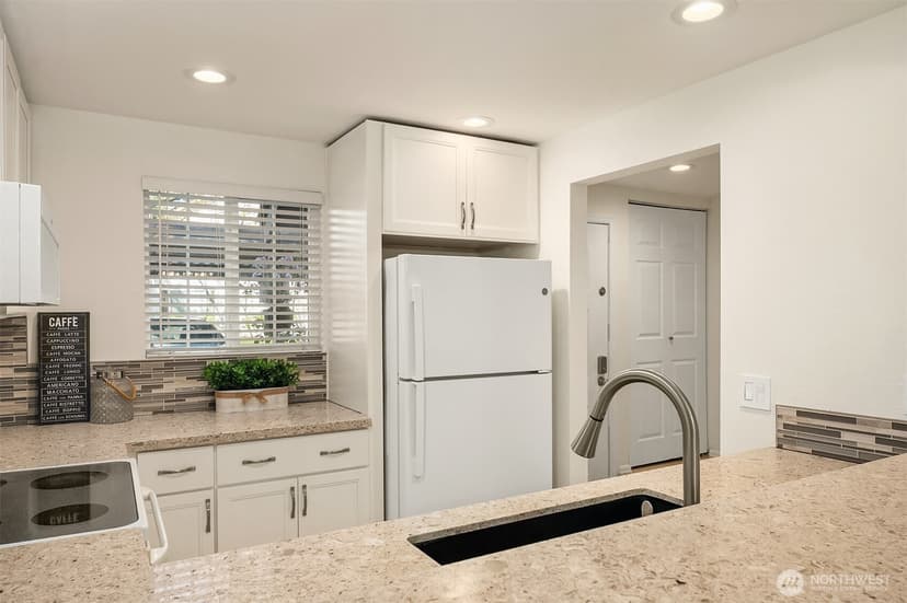 Property photo for 15600 116th Avenue NE #O3, Bothell photo 8