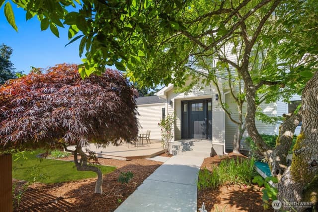 Property photo for 3642 37th Avenue W, Seattle photo 2