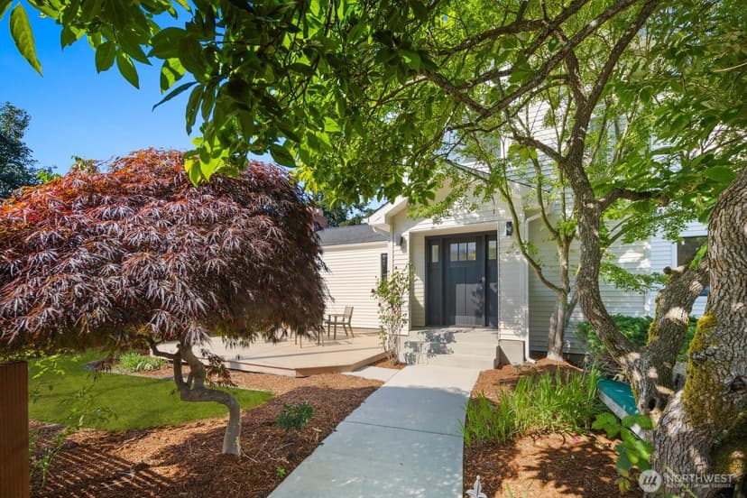 Property photo for 3642 37th Avenue W, Seattle photo 2