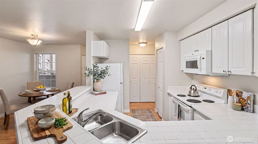 Property photo for 18505 SE Newport Way #B106, Issaquah photo 19