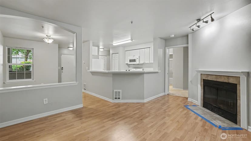 Property photo for 18505 SE Newport Way #B106, Issaquah photo 9