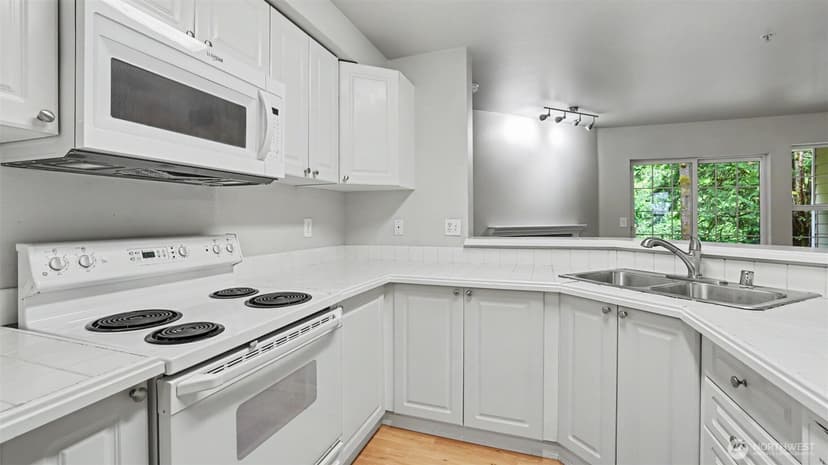 Property photo for 18505 SE Newport Way #B106, Issaquah photo 20