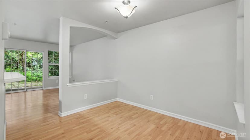 Property photo for 18505 SE Newport Way #B106, Issaquah photo 5