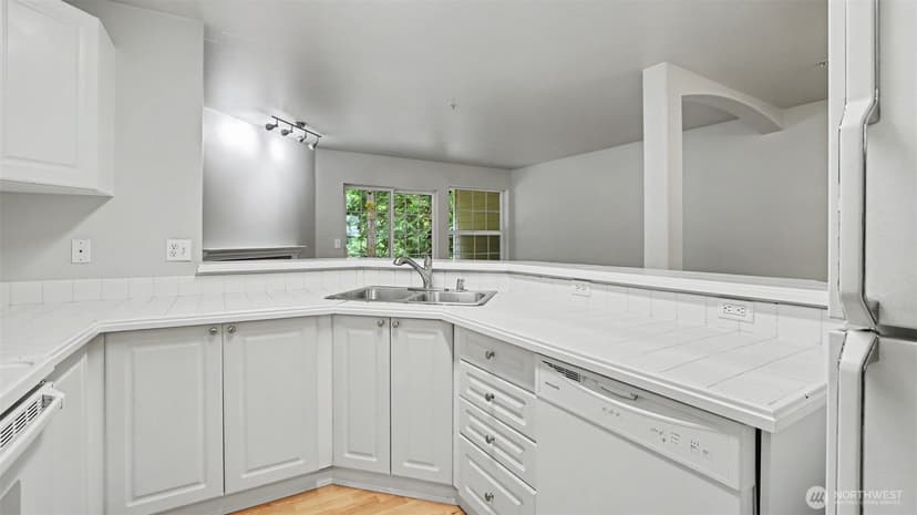 Property photo for 18505 SE Newport Way #B106, Issaquah photo 22
