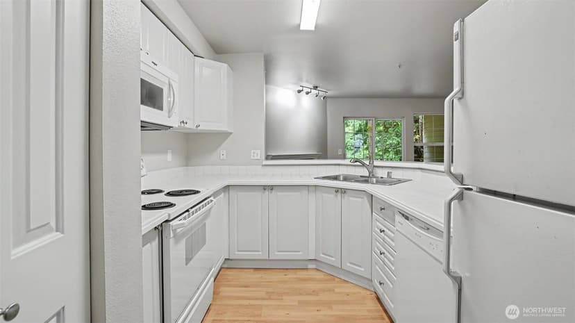 Property photo for 18505 SE Newport Way #B106, Issaquah photo 21