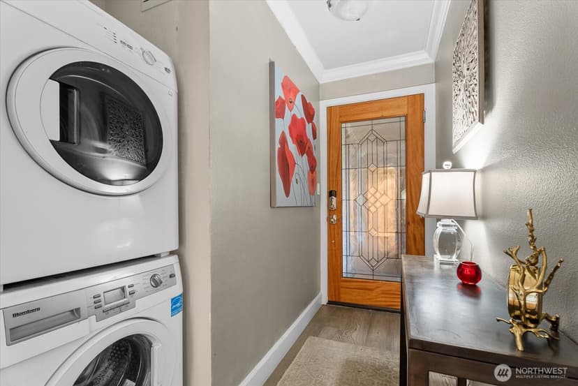 Property photo for 334 Lakeside Avenue S #406, Seattle photo 16