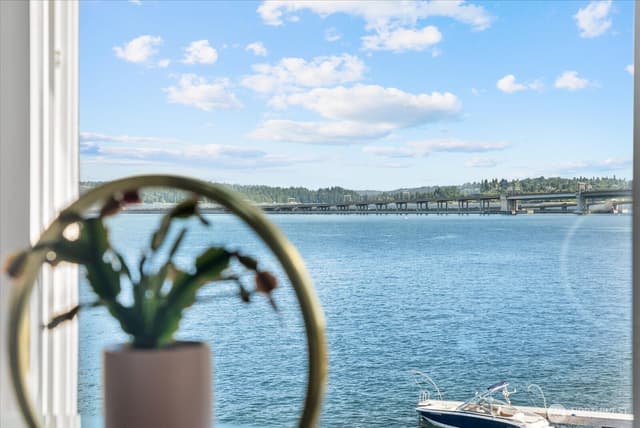 Property photo for 334 Lakeside Avenue S #406, Seattle photo 4