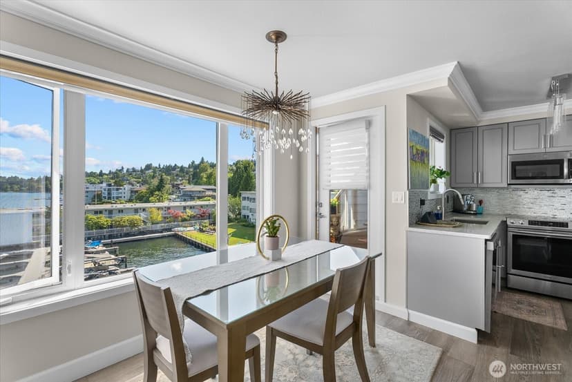 Property photo for 334 Lakeside Avenue S #406, Seattle photo 9