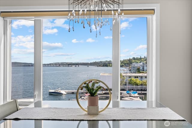 Property photo for 334 Lakeside Avenue S #406, Seattle photo 5
