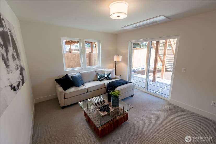 Property photo for 13540 39th Avenue NE #B, Seattle photo 6