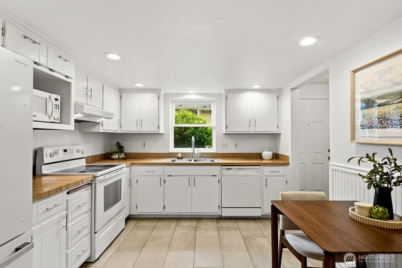 Property photo for 18524 52nd Avenue W #A3, Lynnwood photo 11