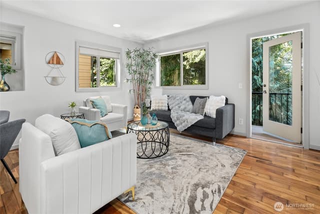 Property photo for 9615 Roosevelt Way NE #A, Seattle photo 5
