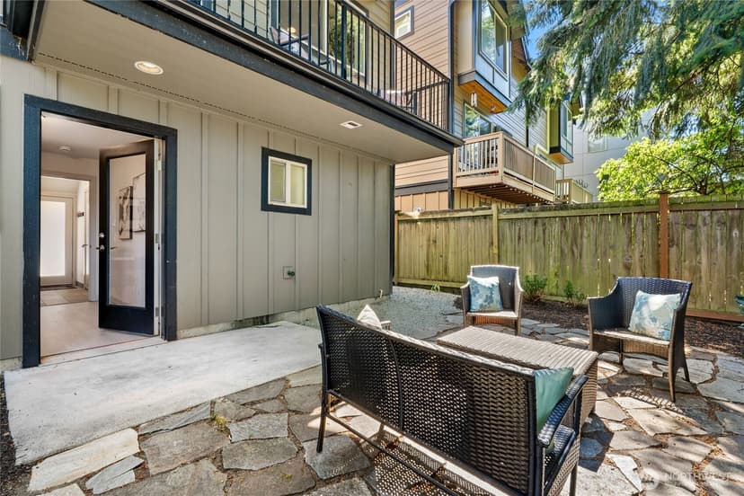 Property photo for 9615 Roosevelt Way NE #A, Seattle photo 31
