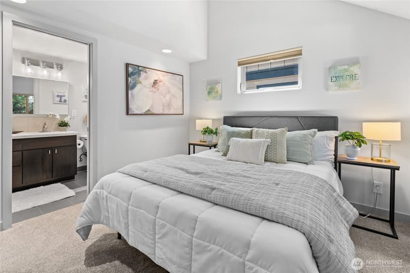 Property photo for 9615 Roosevelt Way NE #A, Seattle photo 15