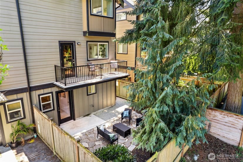 Property photo for 9615 Roosevelt Way NE #A, Seattle photo 34