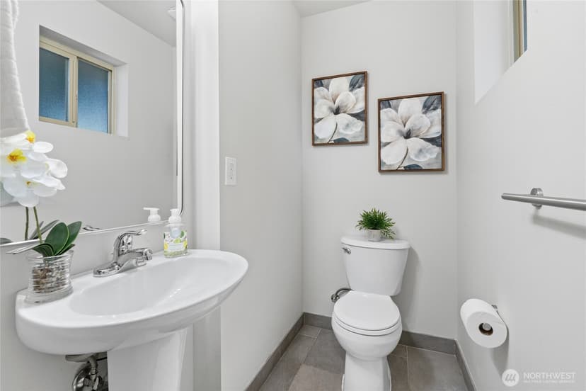 Property photo for 9615 Roosevelt Way NE #A, Seattle photo 26