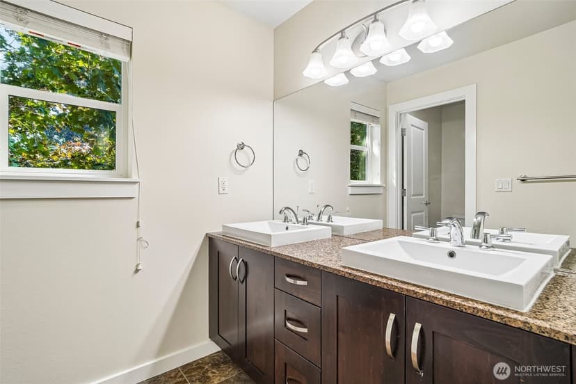 Property photo for 700 6th Avenue NW, Issaquah photo 22